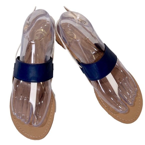 C Women’s Strappy Navy/White Thong/Buckle Sandal Size-6.5 NWOT - Picture 4 of 8